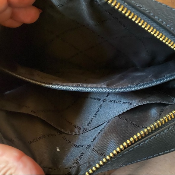 Michael Kors Jet Set Black Saffiano Leather Crossbody Bag Gold Chain✨Like New✨ - Picture 6 of 9